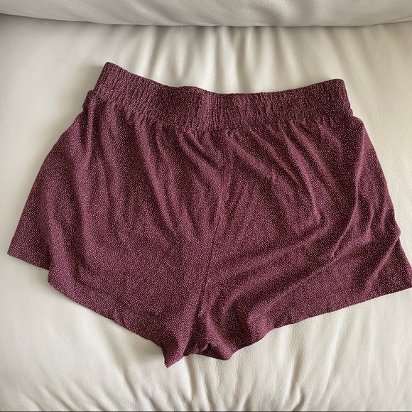 H&M Burgundy Polka Dot Foley Shorts - Picture 3 of 3
